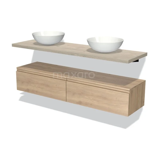 Zwevend badkamermeubel in licht eiken design met twee witte waskommen, modern en strak voor elke badkamer.
