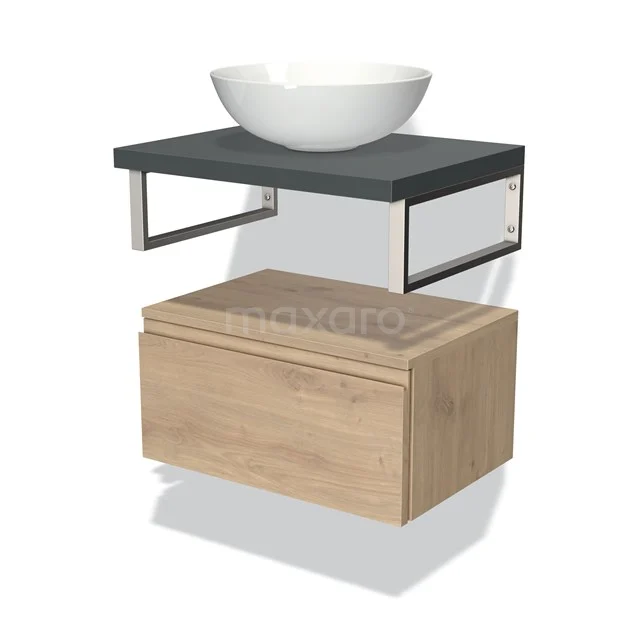 Houten badkamermeubel met grijze wastafelblad, witte waskom en metalen details; modern design en compact formaat.