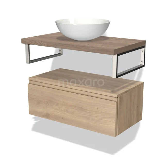 Houten badkamermeubel met natuurhouten afwerking, witte ronde wastafel en chromen accents in moderne, zwevende stijl.