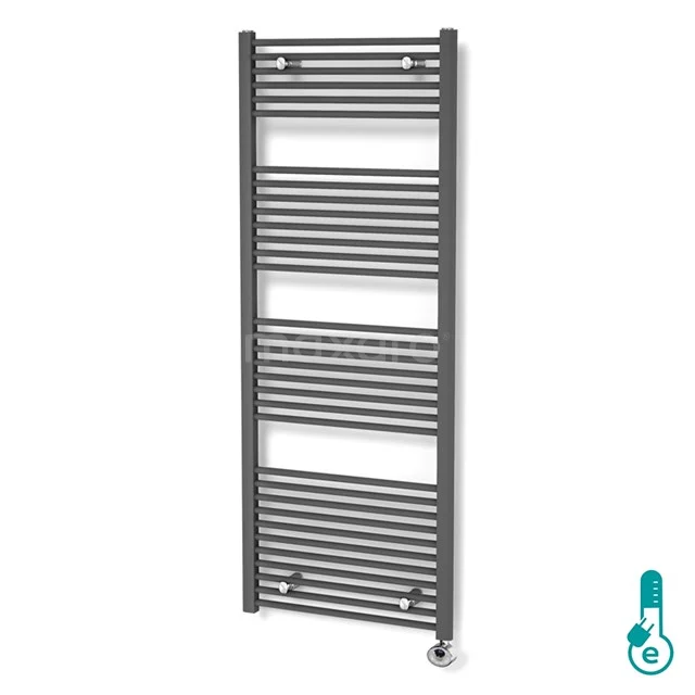 Grauer Designheizkörper aus Metall, vertikale Rohrstruktur, ideal zum Trocknen von Handtüchern in modernen Bädern.