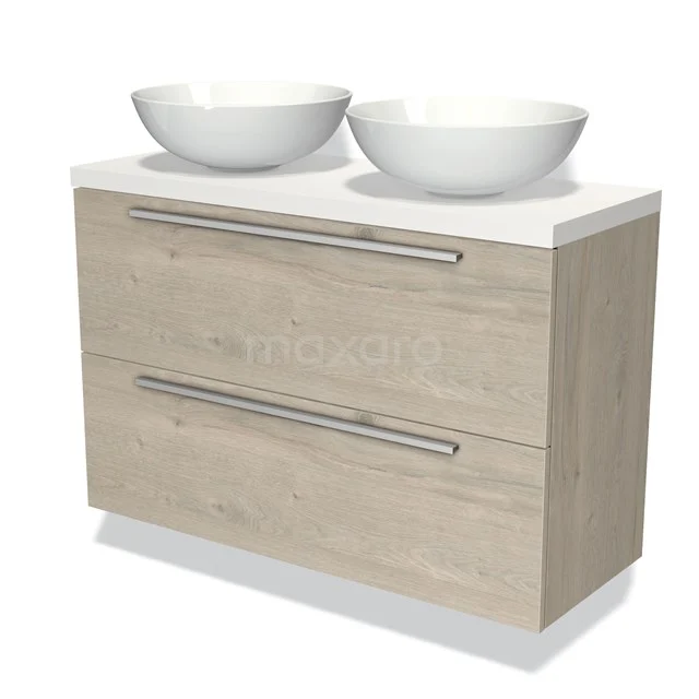 Houten badkamermeubel met twee witte waskommen, ladegreep in chroom, ideale toevoeging voor een moderne badkamer.