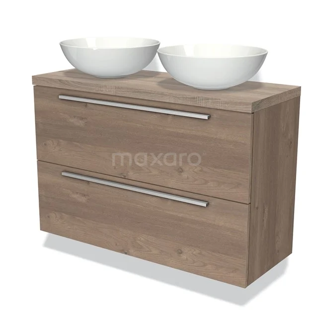 Houten badkamermeubel met lade, dubbele witte wastafels en moderne handgrepen, ideaal voor een stijlvolle badkamersetup.