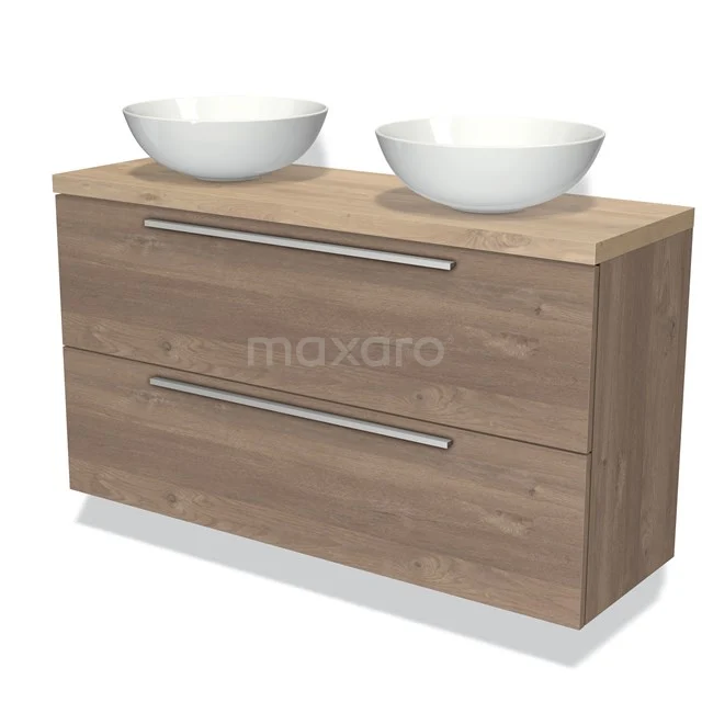 Hölzernes Badezimmermöbel mit zwei keramischen Aufsatzwaschbecken, Schubladenfronten mit metallischen Griffen, ideal für moderne Bäder.