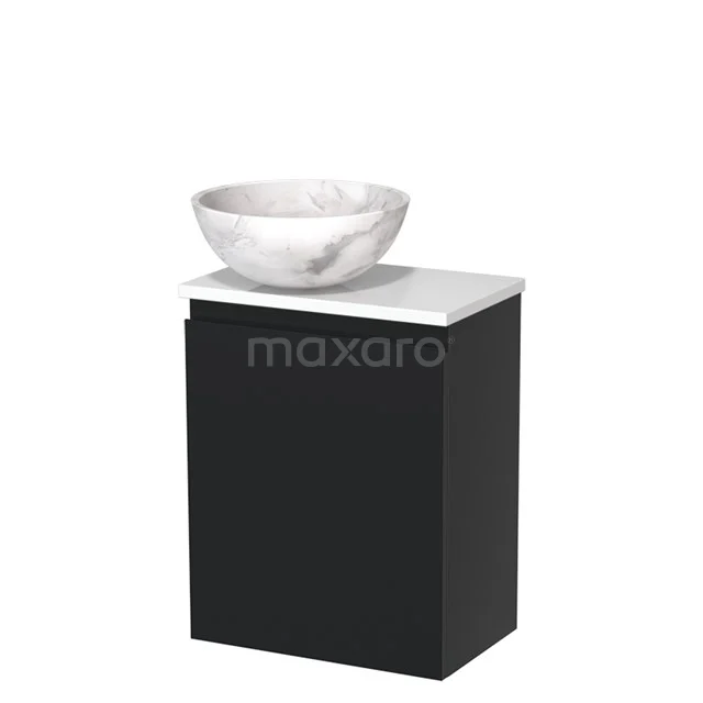 Zwart badkamermeubel met witte wastafelkom van marmer, strakke moderne uitstraling, ideaal voor kleine badkamers.
