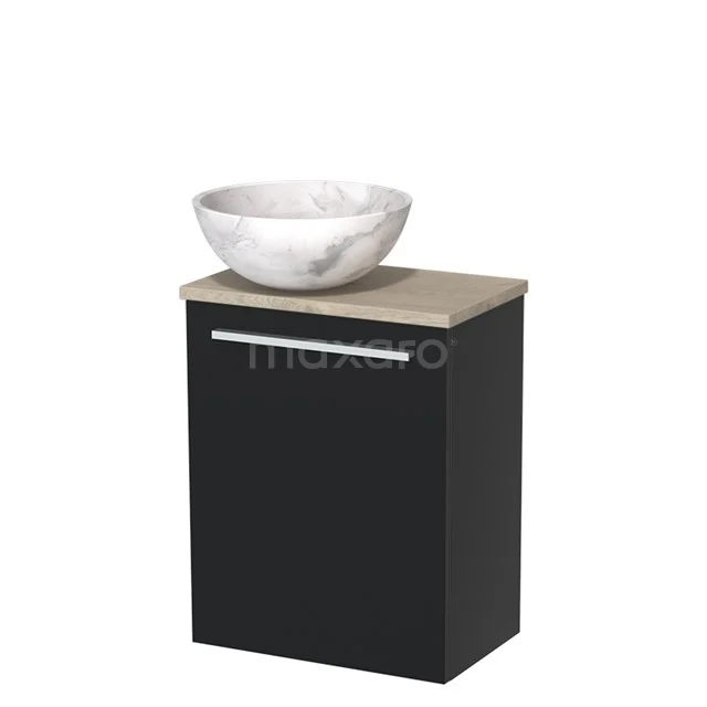 Zwart badkamermeubel met houten blad en witte marmeren waskom, ideaal voor een moderne badkamerstijl.