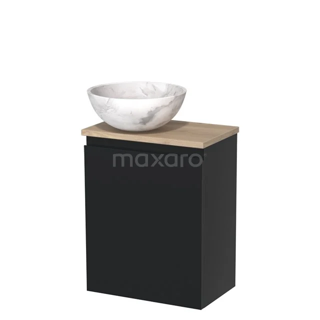 Zwarte badkamerkast met houten blad en ronde witte marmeren wastafel, modern design en duurzaam materiaal.