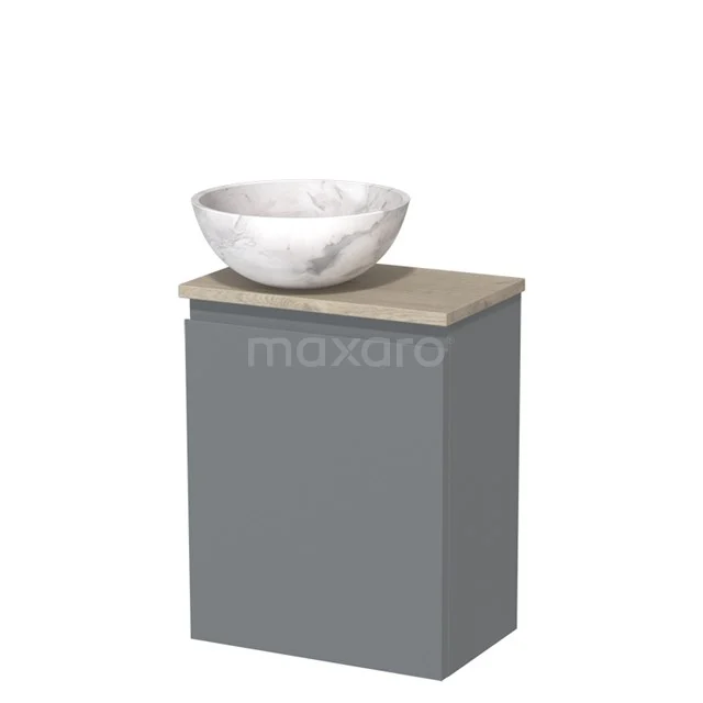 Grijze badkamerkast met natuurstenen blad en witte marmeren waskom, ideaal voor moderne badkamerinrichting.