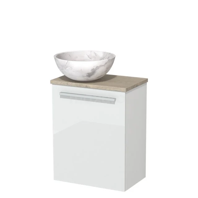 Wit badkamermeubel met houten blad en keramische waskom, modern design, ideaal voor stijlvolle en praktische badkamers.