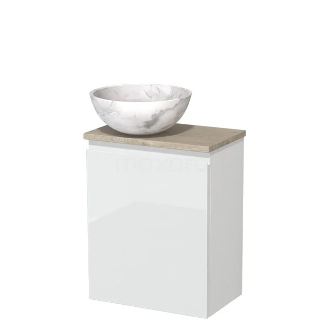 Wit badkamermeubel met houten blad en marmeren waskom; compact design, ideaal voor een moderne badkamer inrichting.
