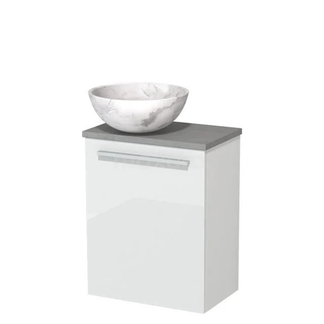 Weißes Badezimmermöbel mit grauer Platte und marmoriertem Aufsatzwaschbecken, ideal für eine moderne Badezimmergestaltung.