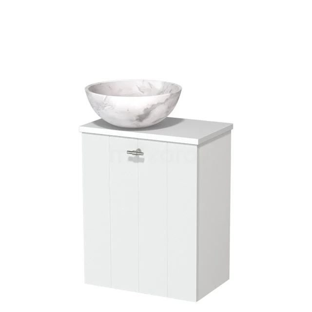 Wit badkamermeubel met keramische waskom in marmerlook, compact design, ideaal voor moderne en kleine badkamers.