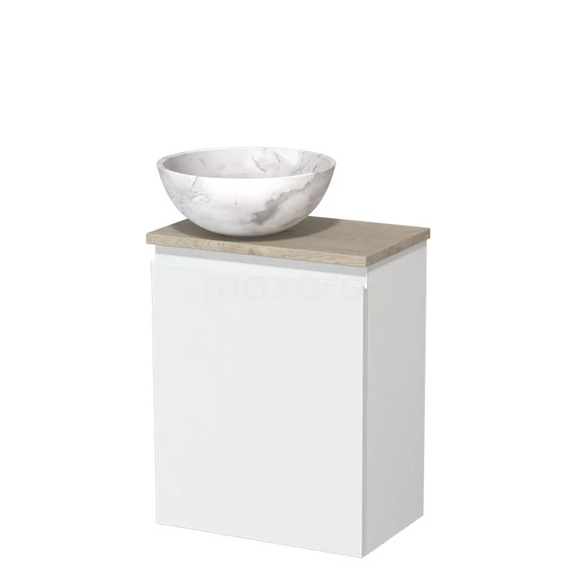 Wit badkamerkastje met houten blad en marmeren waskom, compact design ideaal voor moderne badkamers.