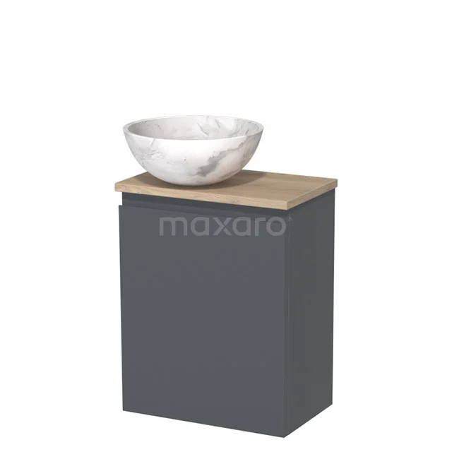 Grijze badkamermeubel met houten blad, marmeren waskom en moderne design stijl, ideaal voor een stijlvolle badkamer inrichting.