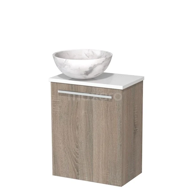 Houten badkamermeubel met waskom, licht eikenhout, wit marmeren waskom en metalen handgreep, ideaal voor moderne badkamers.