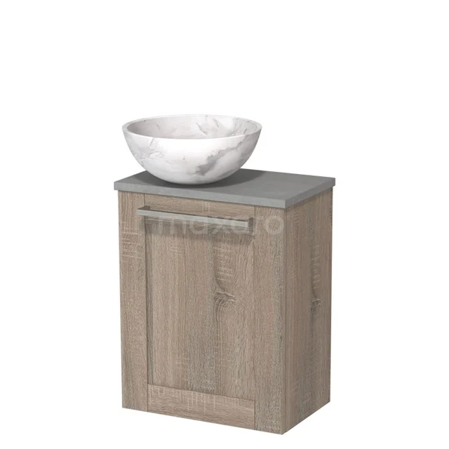 Houten badkamerkast met grijs werkblad en witte marmeren waskom, compacte en stijlvolle opberger voor kleinere badkamers.