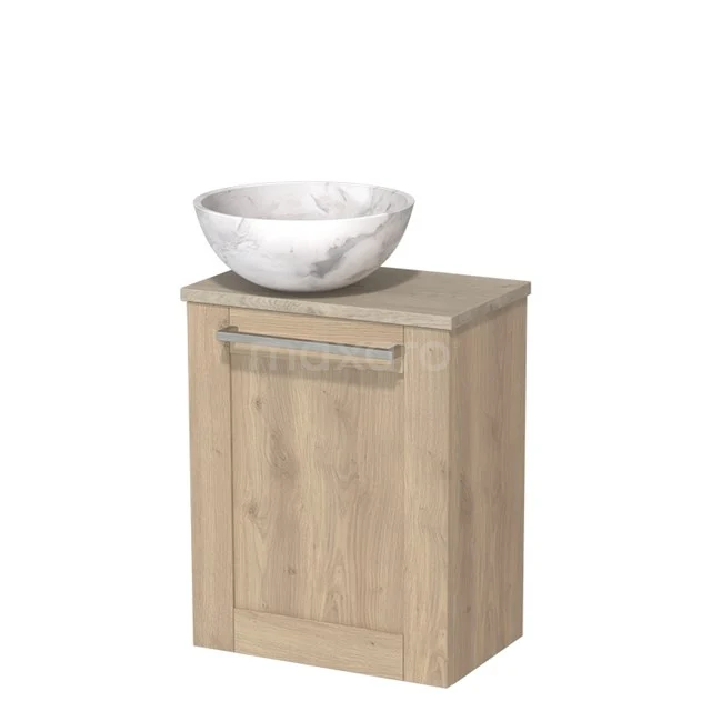 Houten badkamerkast met wit marmeren waskom, modern design, ideaal voor stijlvolle badkameropslag.