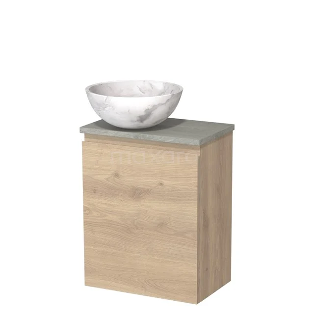 Houten badkamermeubel met betonlook blad en witte marmeren waskom, compact design voor moderne badkamers.