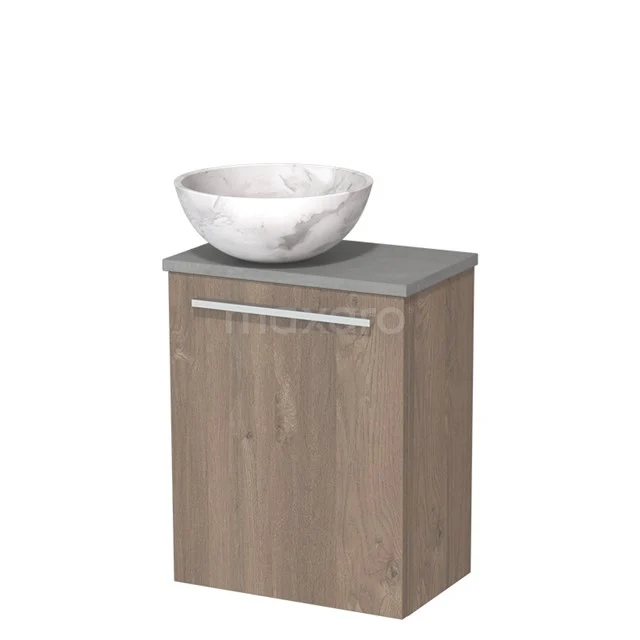 Wastafelmeubel houtlook met grijs blad en marmeren waskom, ideaal voor een moderne badkamerstijl.