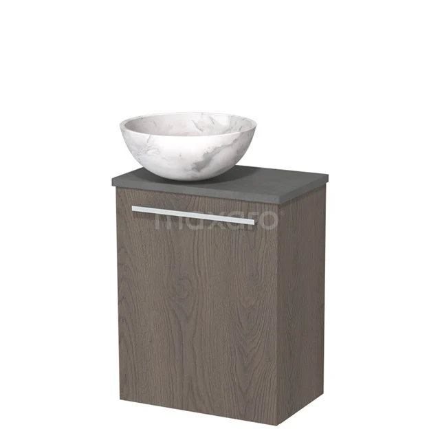WC-Möbel mit Aufsatzwaschbecken | 41 cm Dunkelbraune Eiche Glatte Front Weißer Marmor Naturstein Aufsatzwaschbecken Dunkelgrauer Beton Platte TMK10-10267 Holz Badschrank mit dunkelgrauer Oberseite, silbernem Haltegriff und weißem Marmor Waschbecken; kompaktes und modernes Design.