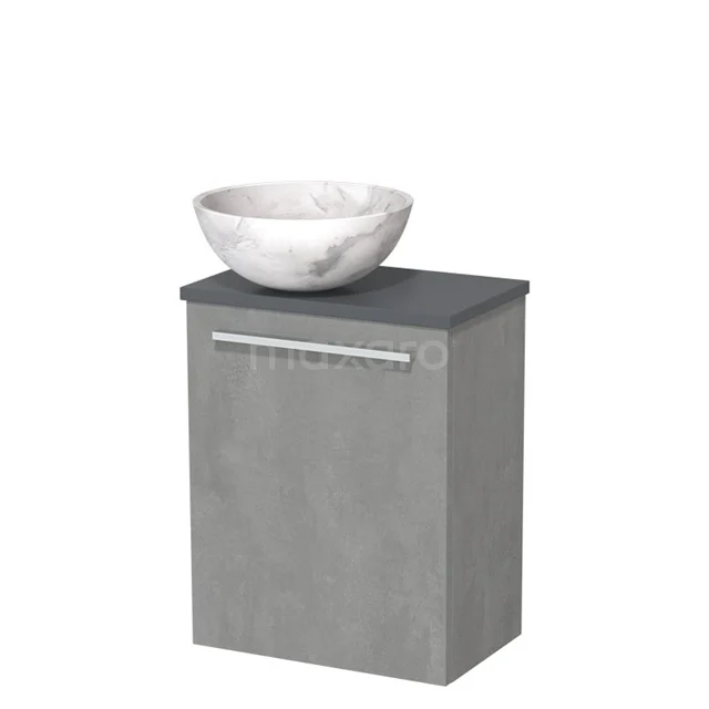 Grijze badkamerkast met zwarte bovenplaat en witte marmeren waskom, compact ontwerp voor moderne badkamers.