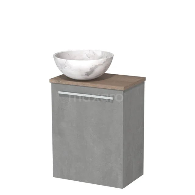 Grijs badkamermeubel met betonlook, houten blad en een witte marmeren waskom, ideaal voor een moderne badkamerstijl.