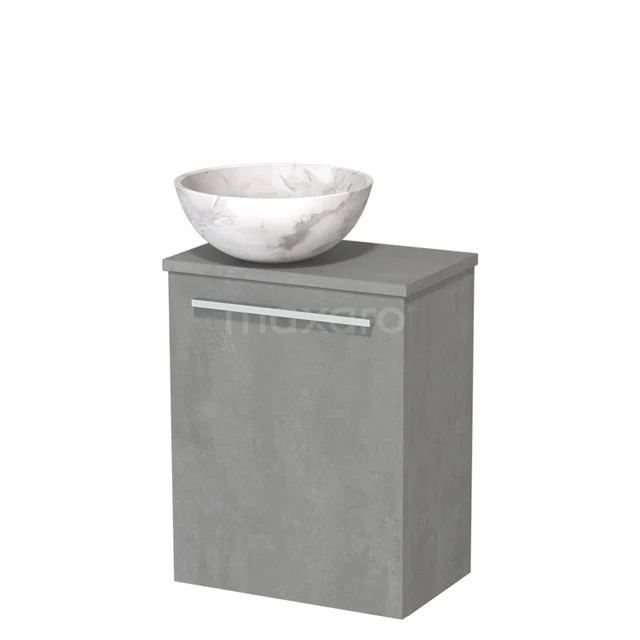 Grijze badkamerkast met marmeren waskom, strak design en metalen handgreep, ideaal voor moderne badkamerinrichtingen.