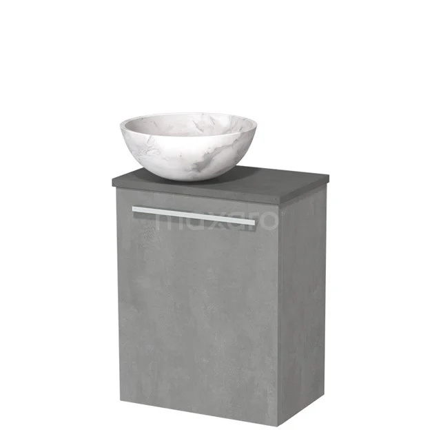 Grijze badkamerkast met marmeren waskom, modern design en compact formaat, ideaal voor stijlvolle badkameropslag.