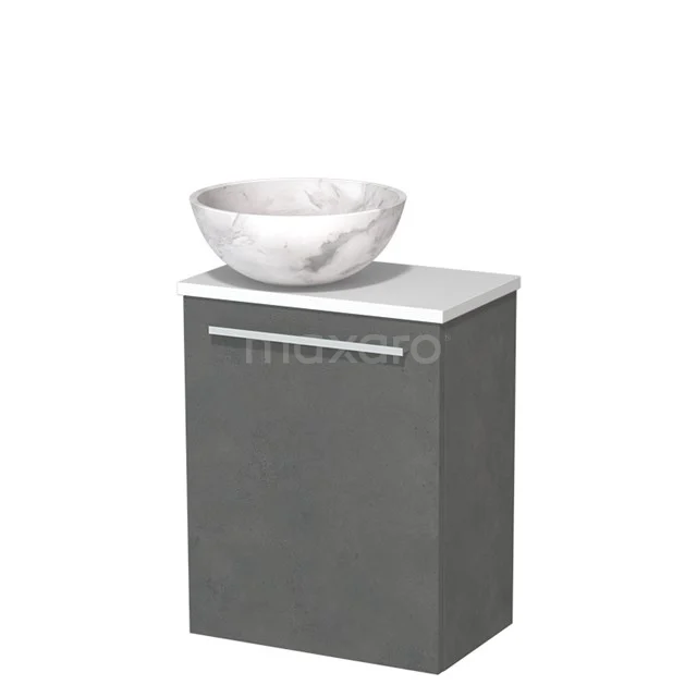Grijs badkamermeubel met marmeren wastafel, moderne stijl, voorzien van metalen handgreep en compact ontwerp.