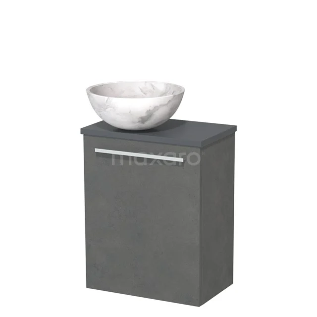 Grijze badkamerkast met marmeren waskom, modern design, ideaal voor compacte badkamers, stijlvol met zilverkleurige handgreep.