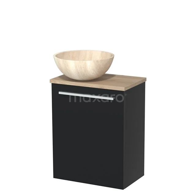 Zwarte badkamerkast met houten bovenblad en natuurhouten wastafel, compact design ideaal voor moderne badkamers.