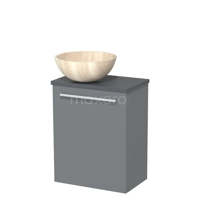 Grijs hangend badkamerkastje met een houten waskom, strakke metalen greep en modern design.