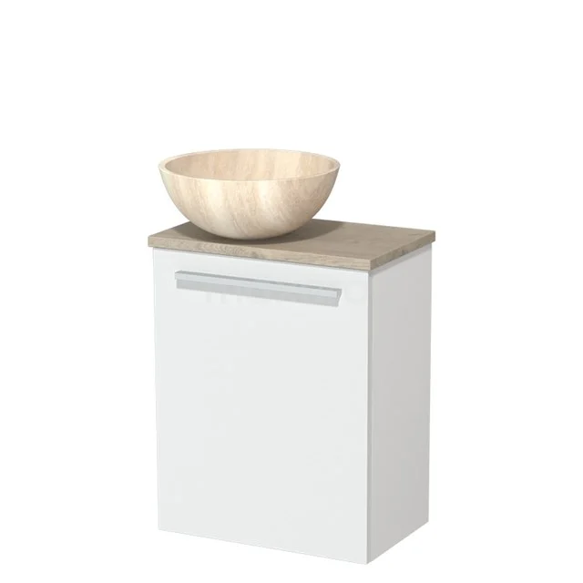 Wit badkamermeubel met houten wastafelblad en crème natuurstenen waskom, ideaal voor moderne badkamerstijlen.
