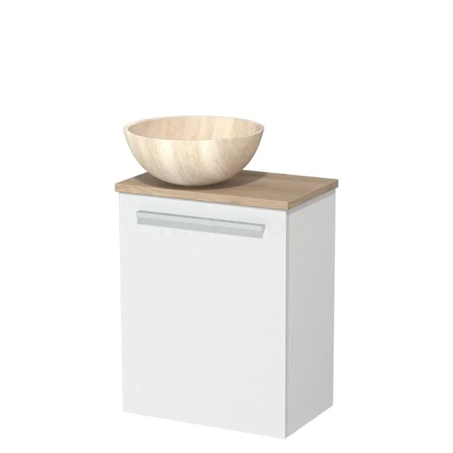 Wit badkamermeubel met houten blad en bijpassende licht houten waskom, strak design voor moderne badkamerinrichtingen.