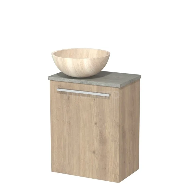 Houten badkamerkast met grijs blad en ronde natuurstenen waskom, ideaal voor moderne badkamers met natuurlijke accenten.