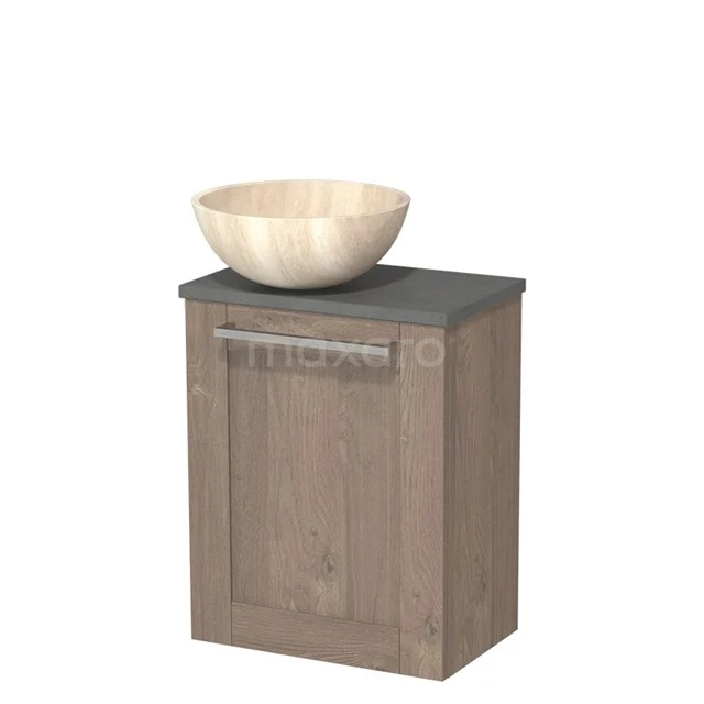 Houten badkamermeubel met grijs blad, houten waskom en zilveren handgreep, perfect voor een warme en natuurlijke badkamerstijl.