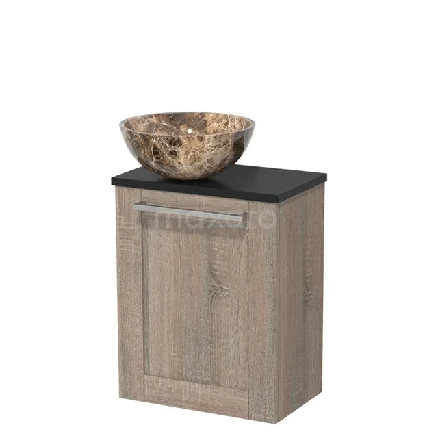 Houten badkamerkast met zwart blad, natuurstenen waskom en metalen handgreep, ideaal voor een moderne badkamerinrichting.