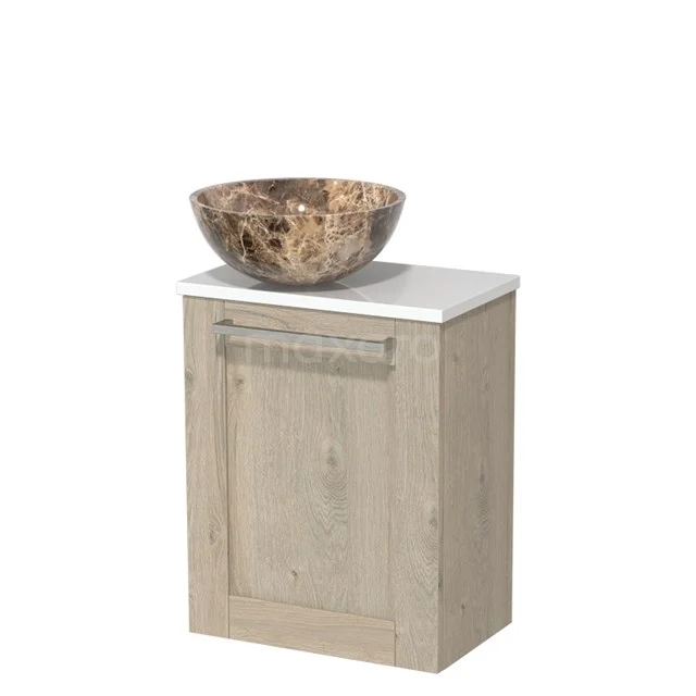 Houten badkamerkast met marmeren waskom, warm beige tinten, ideaal voor een stijlvolle en natuurlijke badkamerinrichting.