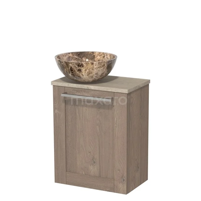 Houten badkamerkast met natuurstenen waskom, compact design en warme houttint, ideaal voor stijlvol opbergen in de badkamer.