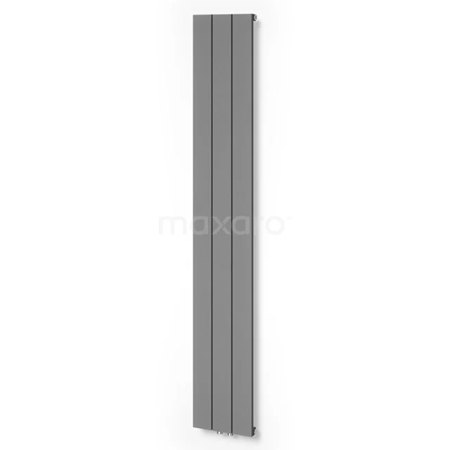 Grijze aluminium radiator voor de badkamer, modern verticaal design met strakke lijnen en smalle panelen.