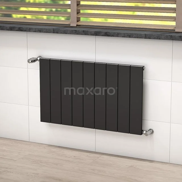 Moderne schwarze Aluminium Design-Heizkörper, rechteckiges Modell, ideal für Wärme und Stil im Badezimmer.