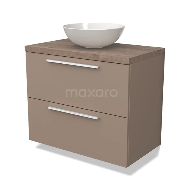 Bruine badkamermeubelset met houtlook blad, witte waskom en twee lades met zilveren grepen, modern en stijlvol ontwerp.