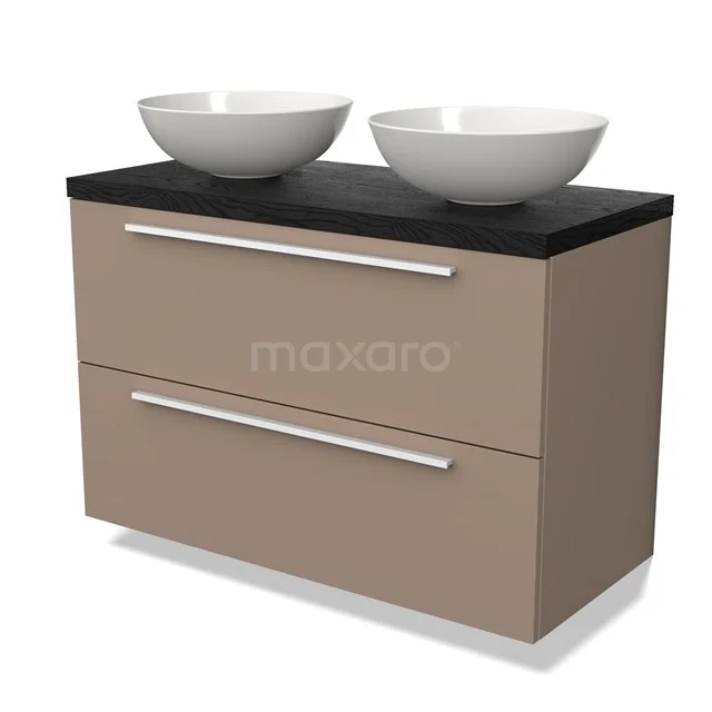 Tweepersoons wastafelmeubel in taupe met zwarte bovenblad, keramische komvormige wasbakken en metalen handgrepen.