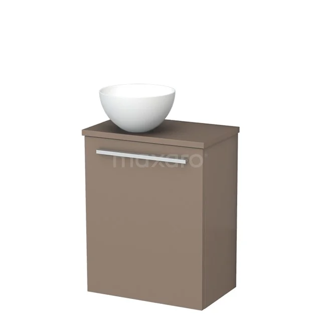 Bruine badkamerkast met wit keramisch waskom, compact design, ideaal voor moderne badkamers.