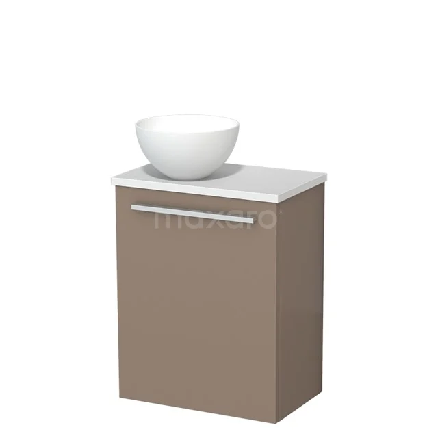Bruin badkamermeubel met witte komvormige wasbak, strakke lade en modern design, ideaal voor kleine badkamerinrichtingen.