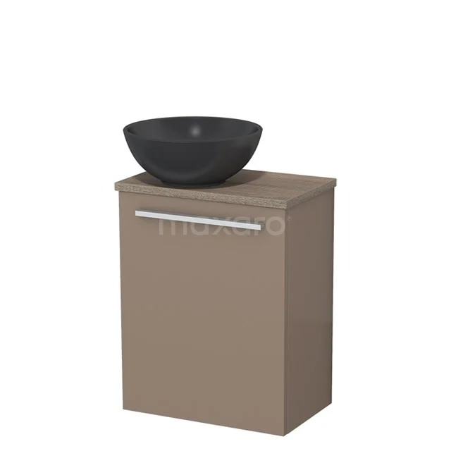 Bruine badkamerkast met zwarte ronde waskom, modern design en strakke handgreep, ideaal voor stijlvolle badkameropslag.