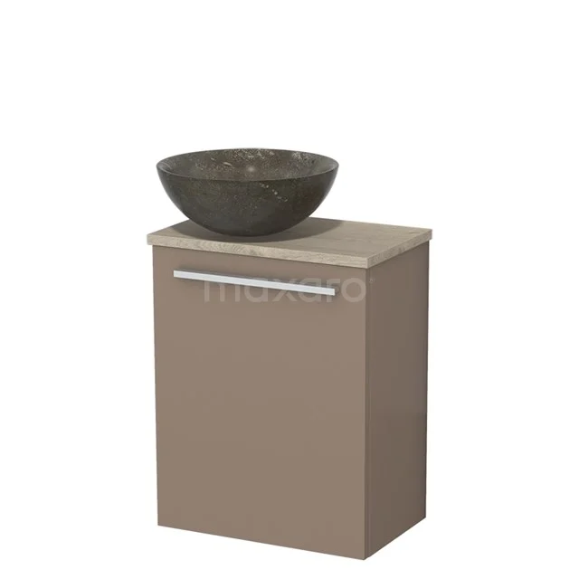 Beige badkamerkast met grijze wastafelkom van natuursteen, modern design voor stijlvolle badkameropslag.