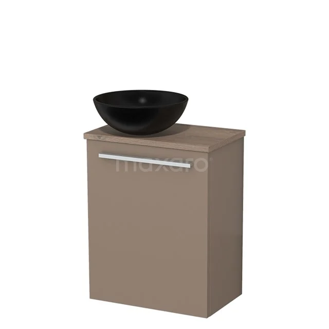 Bruine badkamerkast met zwarte waskom, strak design, voorzien van metalen handgreep, ideaal voor een moderne badkamerstijl.