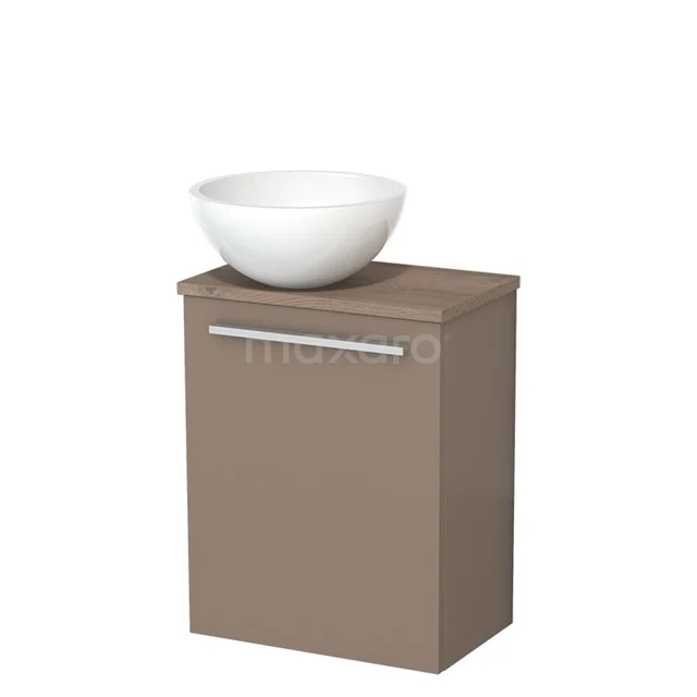 Bruin badkamermeubel met keramische waskom, strak design en metalen handgreep, ideaal voor moderne badkamerinrichtingen.