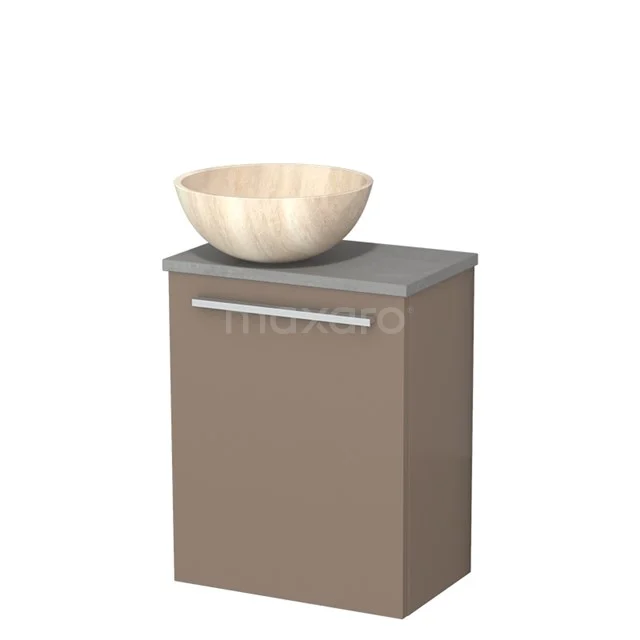 Bruin badkamermeubel met grijze bovenblad en houten waskom, strak design, ideaal voor moderne badkamers.
