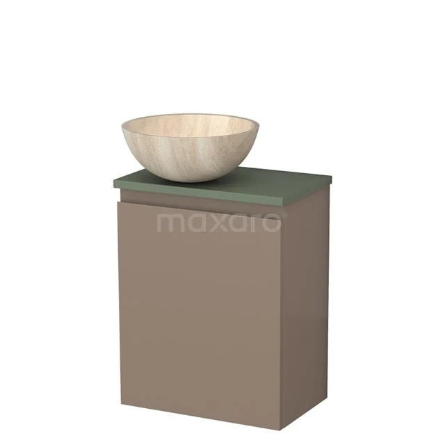 Beige badkamermeubel met matbruine kast, groen wastafelblad en ronde natuurstenen waskom, modern design.